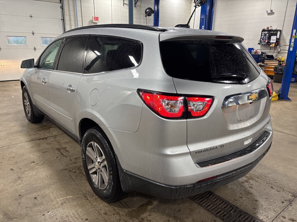 2017 Chevrolet Traverse 1LT photo 5