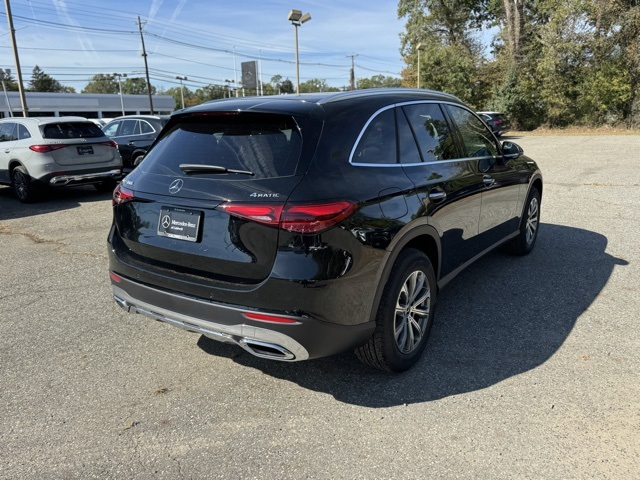 2026 Mercedes Benz GLC 300 4MATIC photo 2