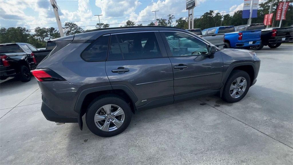 2022 Toyota RAV4 Hybrid LE photo 9