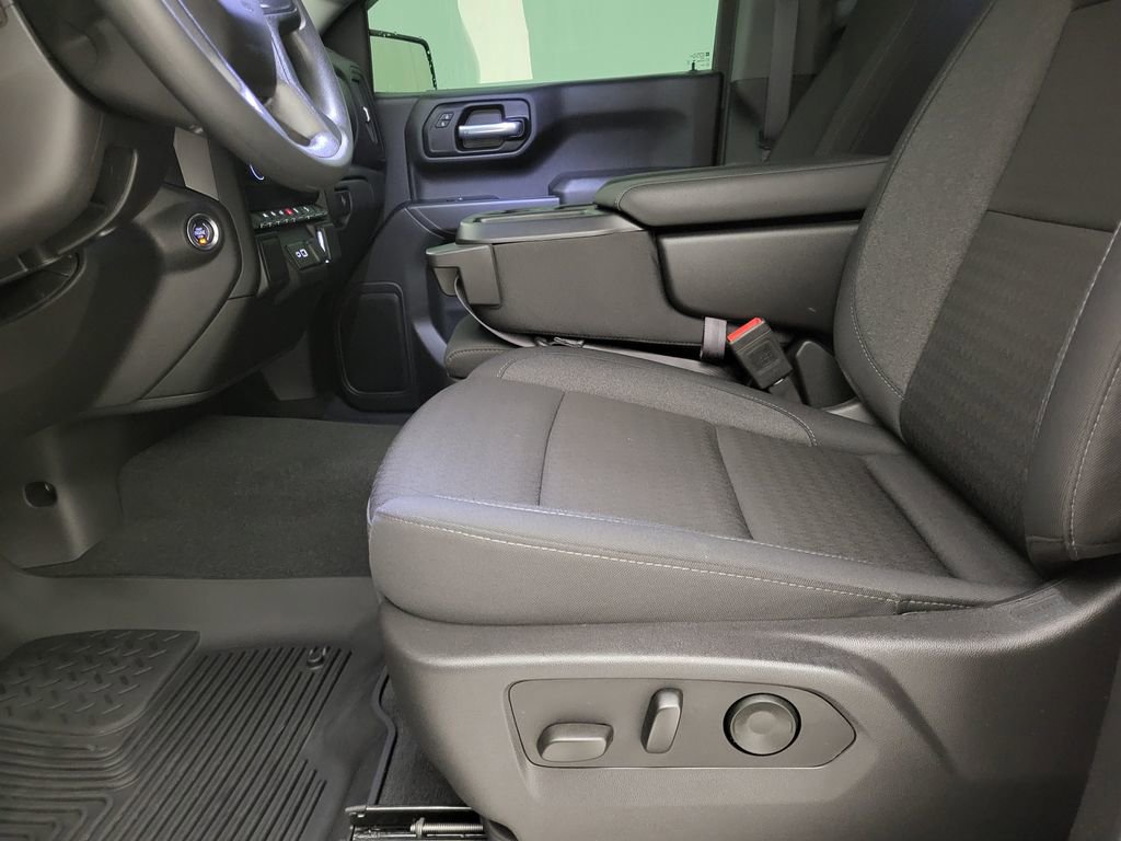 2025 Chevrolet Silverado 1500 Custom Trail Boss photo 2