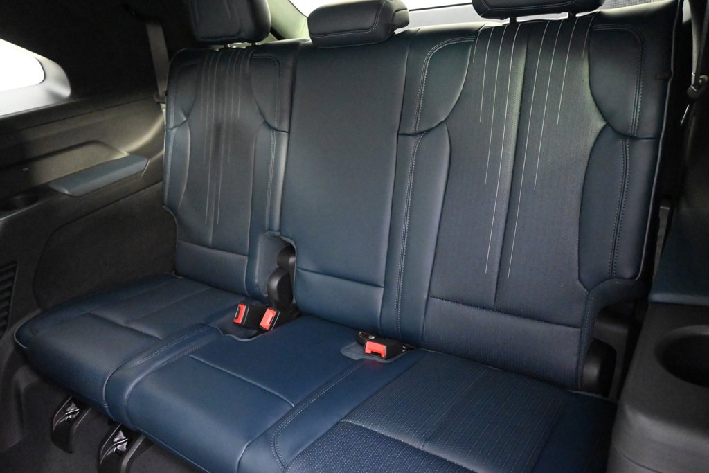 2025 Cadillac Escalade IQ Luxury photo 13