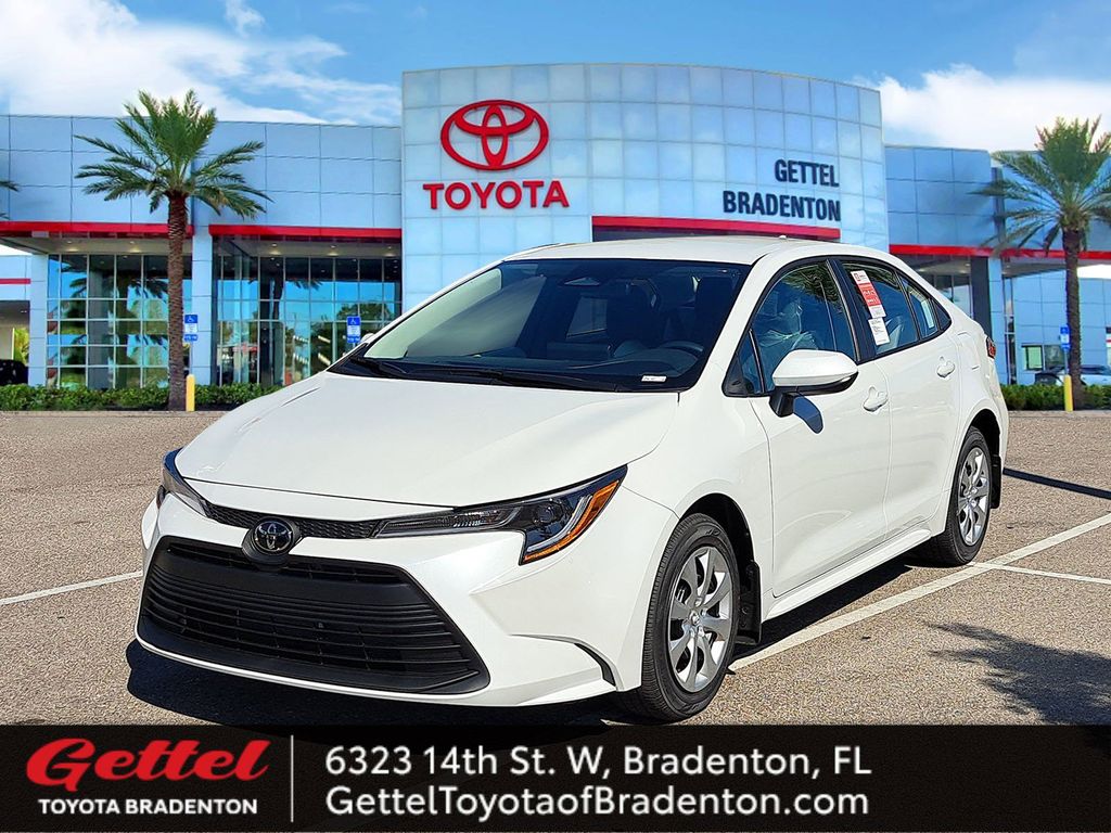 2026 Toyota Corolla LE's photo