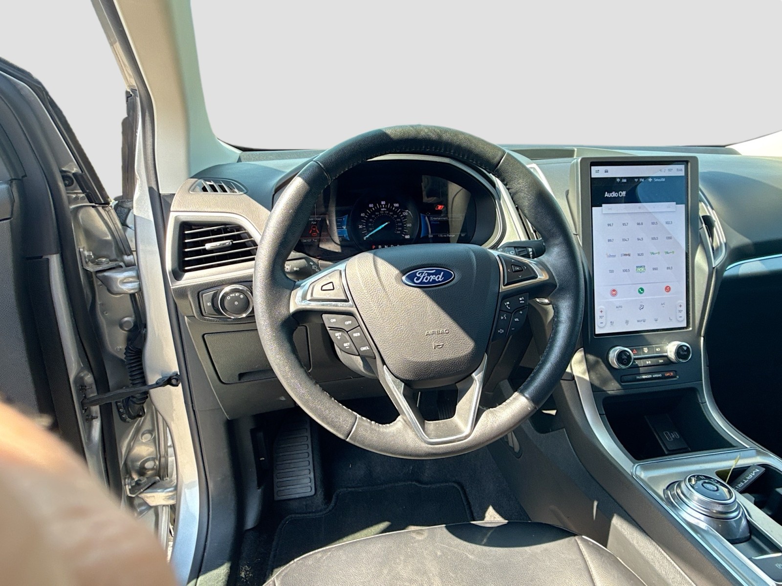 2022 Ford Edge SEL photo 11