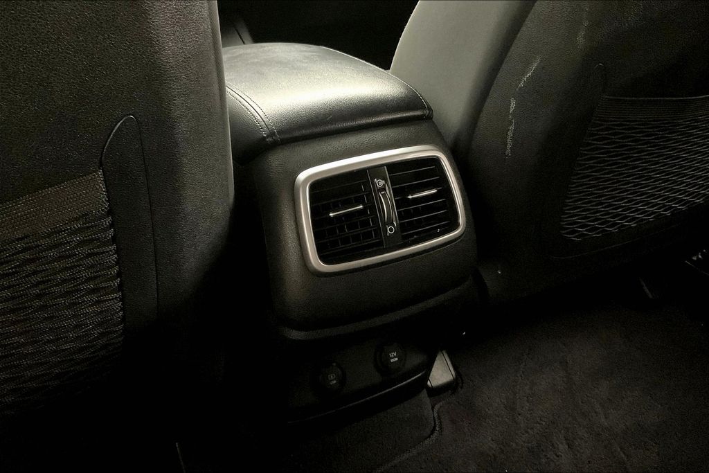 2020 Kia Sorento S photo 33