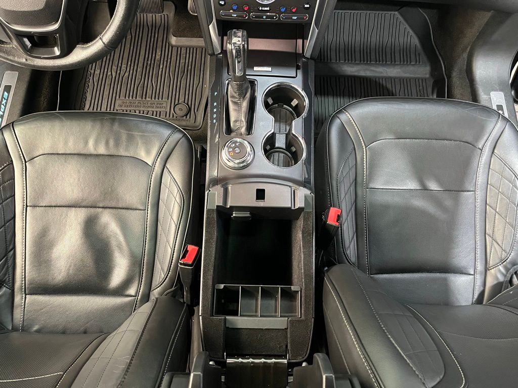 2018 Ford Explorer Platinum photo 27