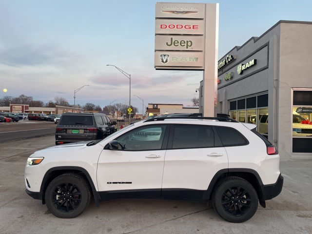 2023 Jeep Cherokee Altitude Lux's photo