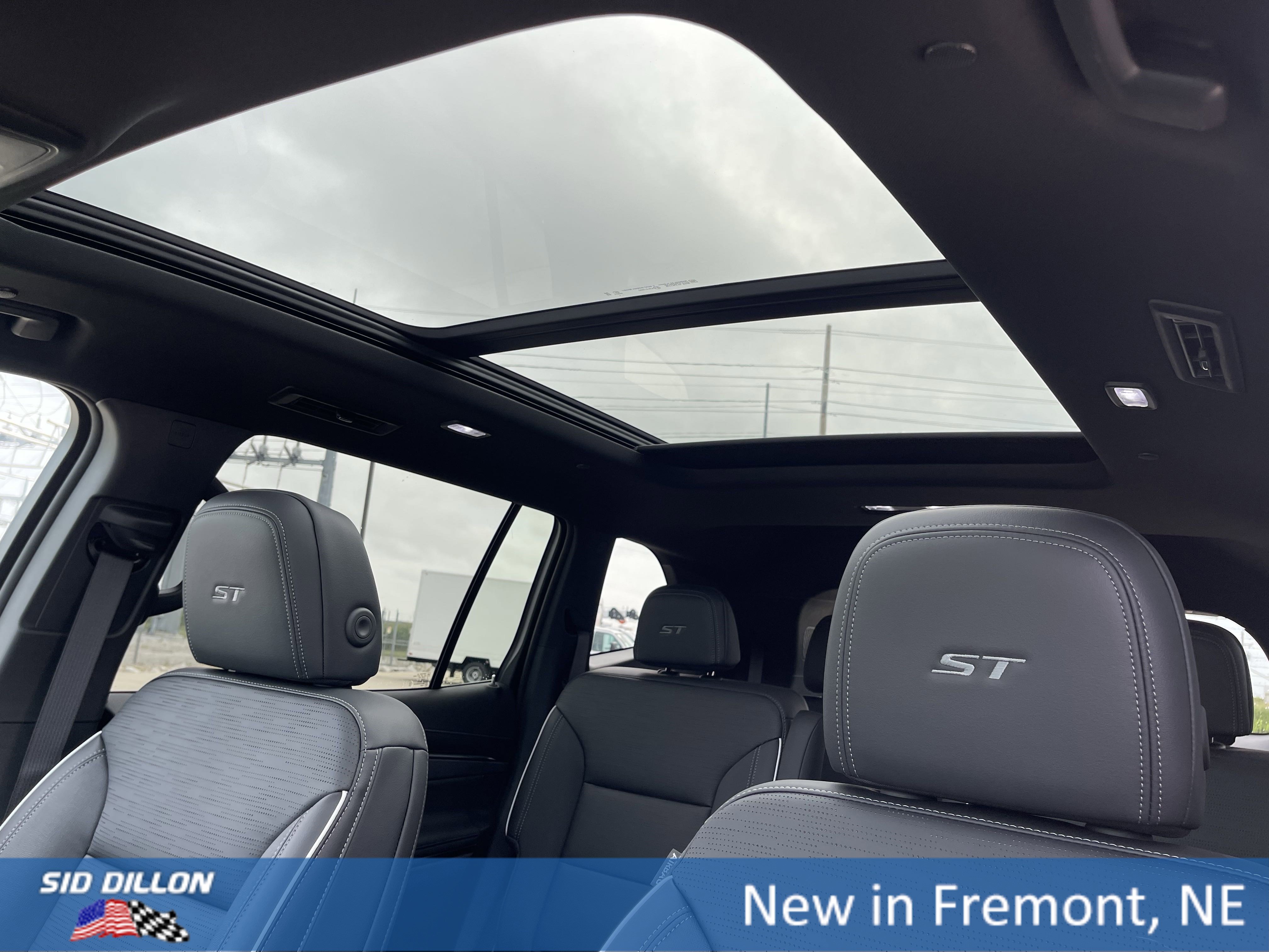 2026 Buick Enclave Sport Touring photo 5