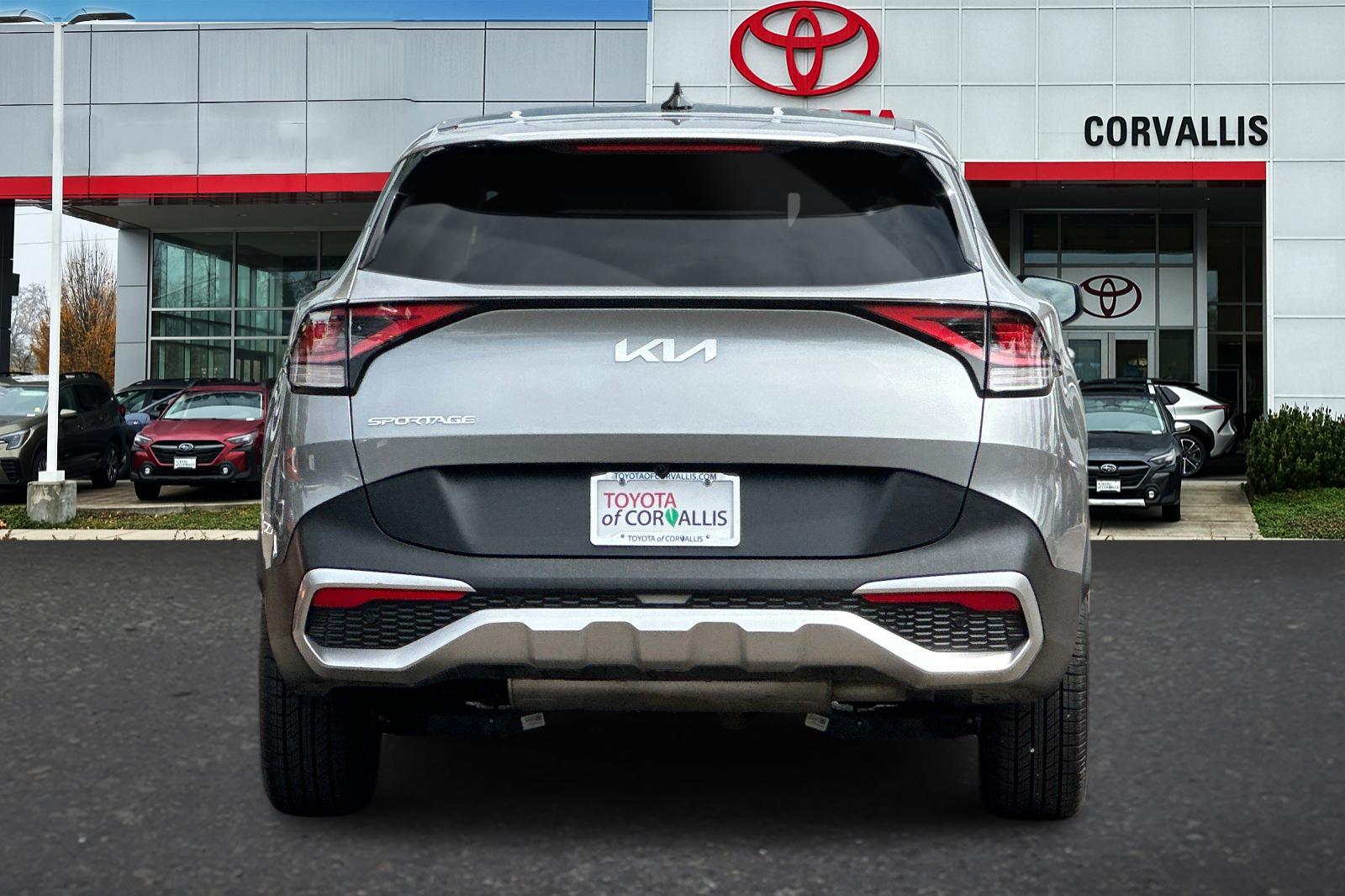 2024 Kia Sportage LX photo 3