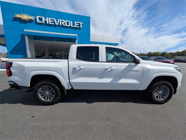 2026 Chevrolet Colorado LT photo 2