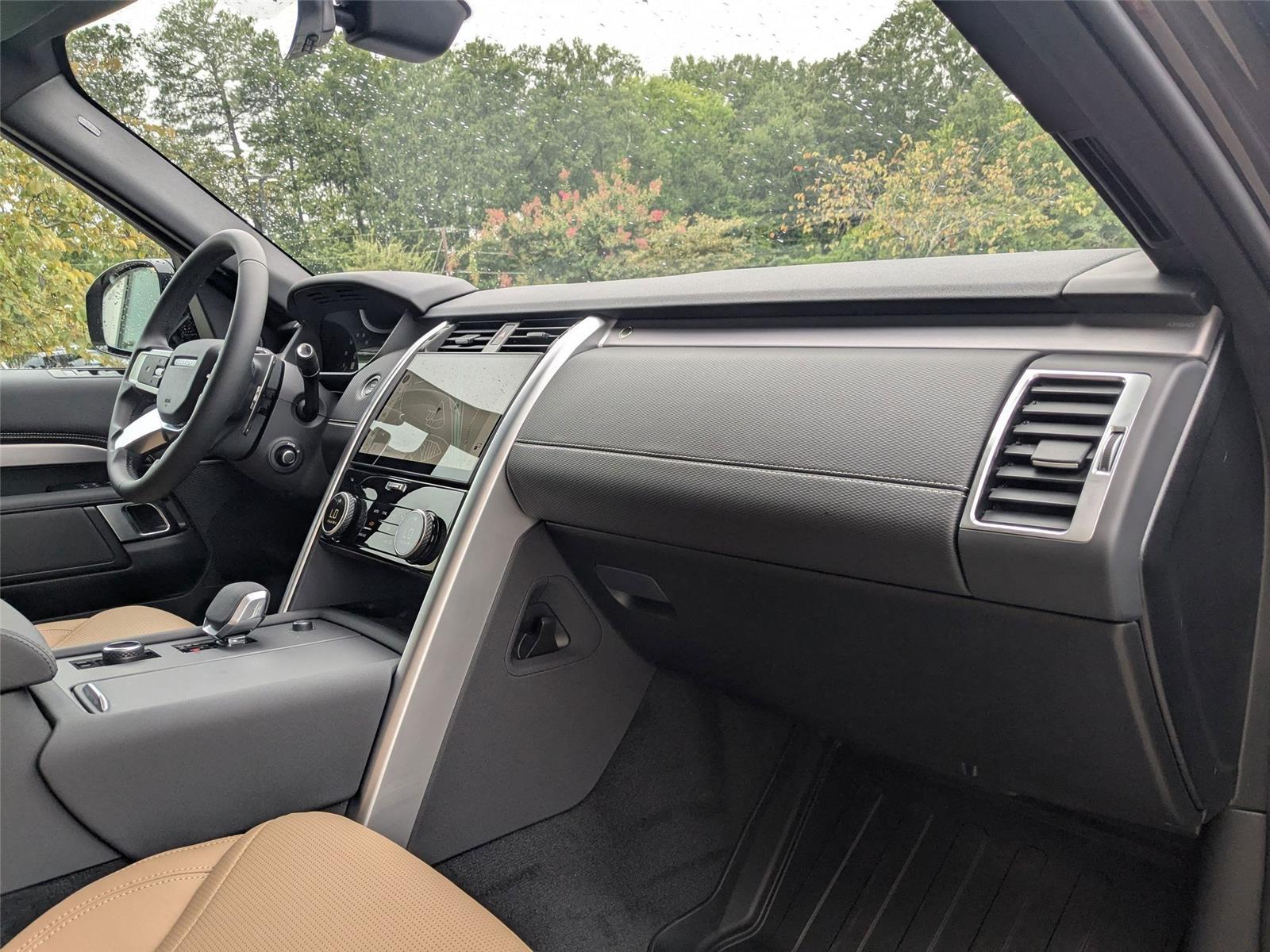 2025 Land Rover Discovery SE photo 34