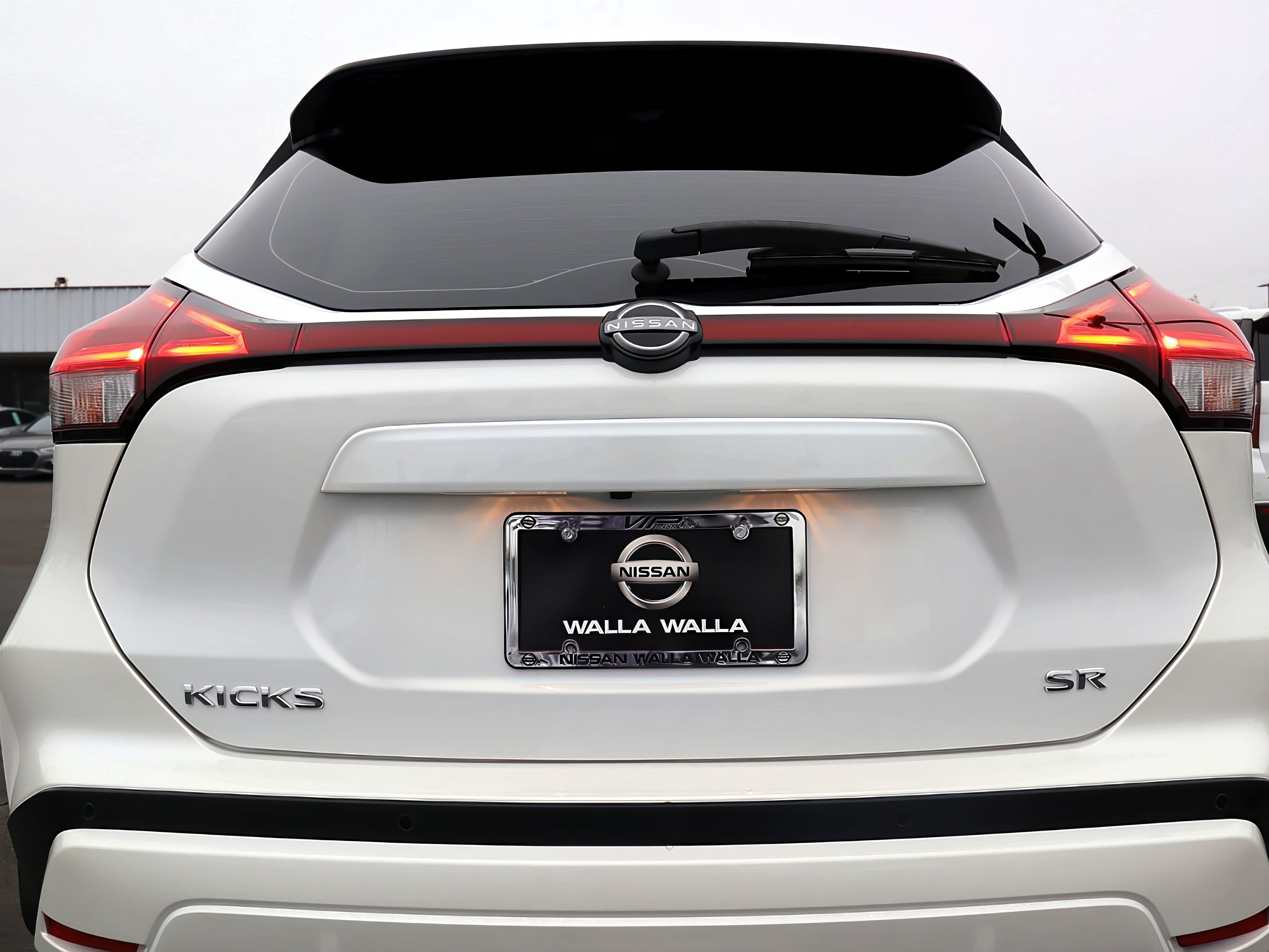 2025 Nissan Kicks SR photo 24
