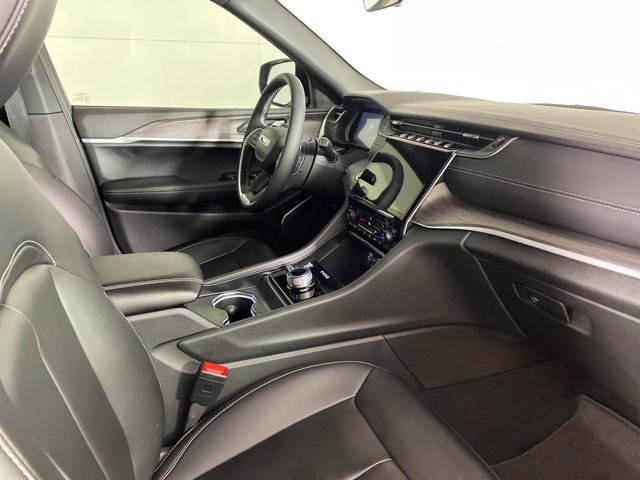 2025 Jeep Grand Cherokee Limited photo 11