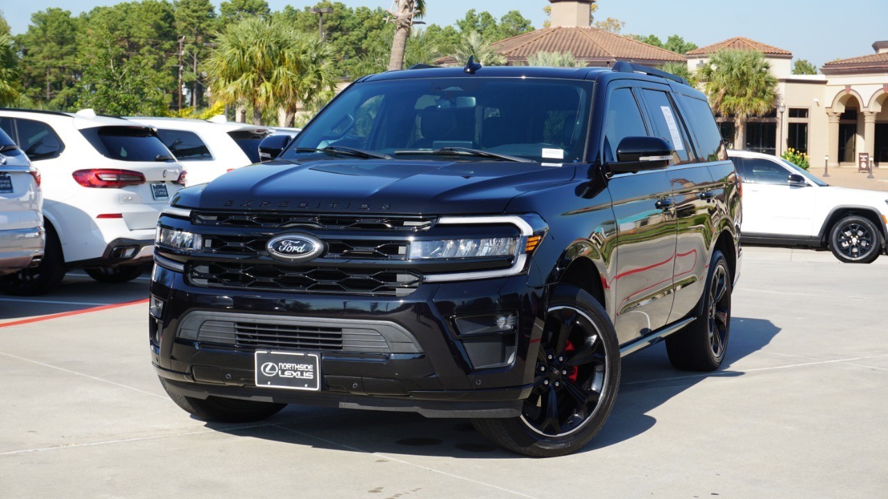 2022 Ford Expedition Limited's photo