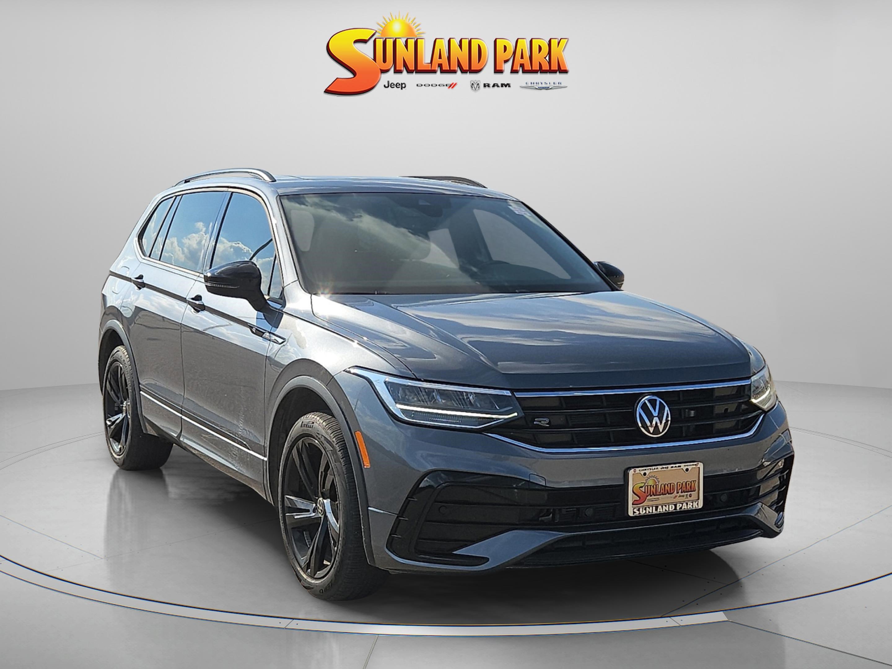 2023 Volkswagen Tiguan SE R-LINE BLACK