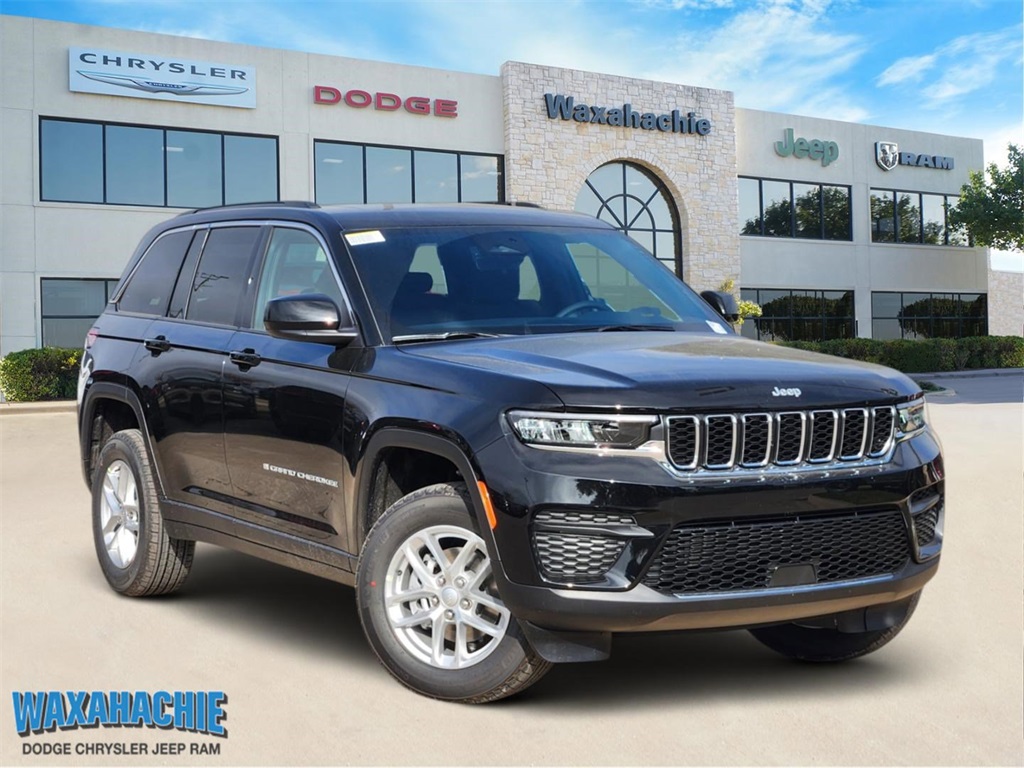 2025 Jeep Grand Cherokee Laredo's photo