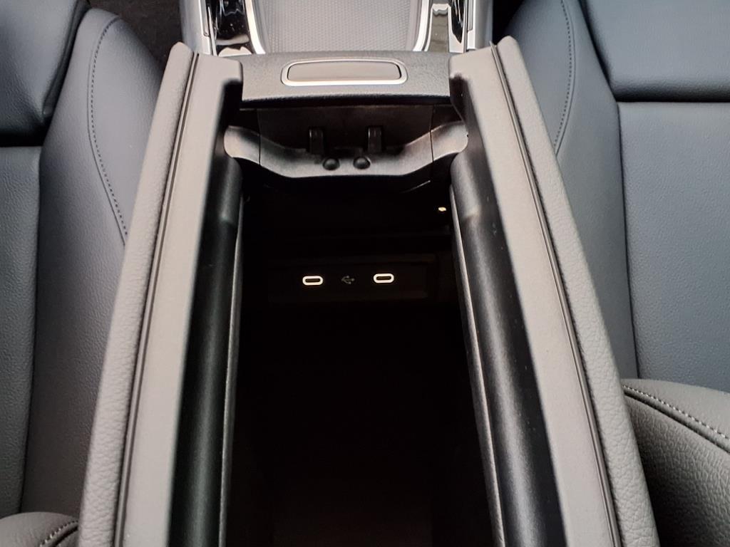 2025 Mercedes Benz GLA 250 photo 18