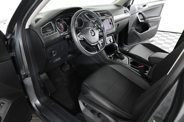 2018 Volkswagen Tiguan SEL photo 19