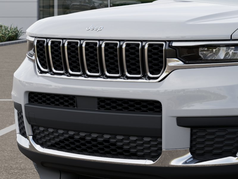 2025 Jeep Grand Cherokee Laredo X photo 4