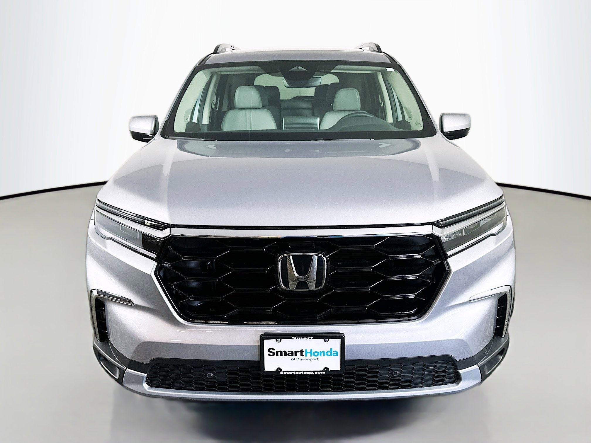 2025 Honda Pilot Touring photo 2