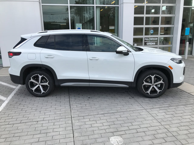 2025 Volkswagen Tiguan SE photo 9