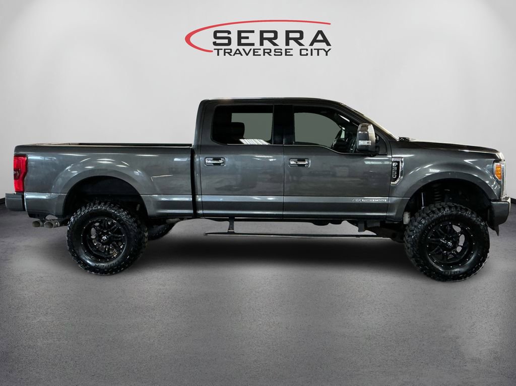 2017 Ford F-350 Platinum photo 4