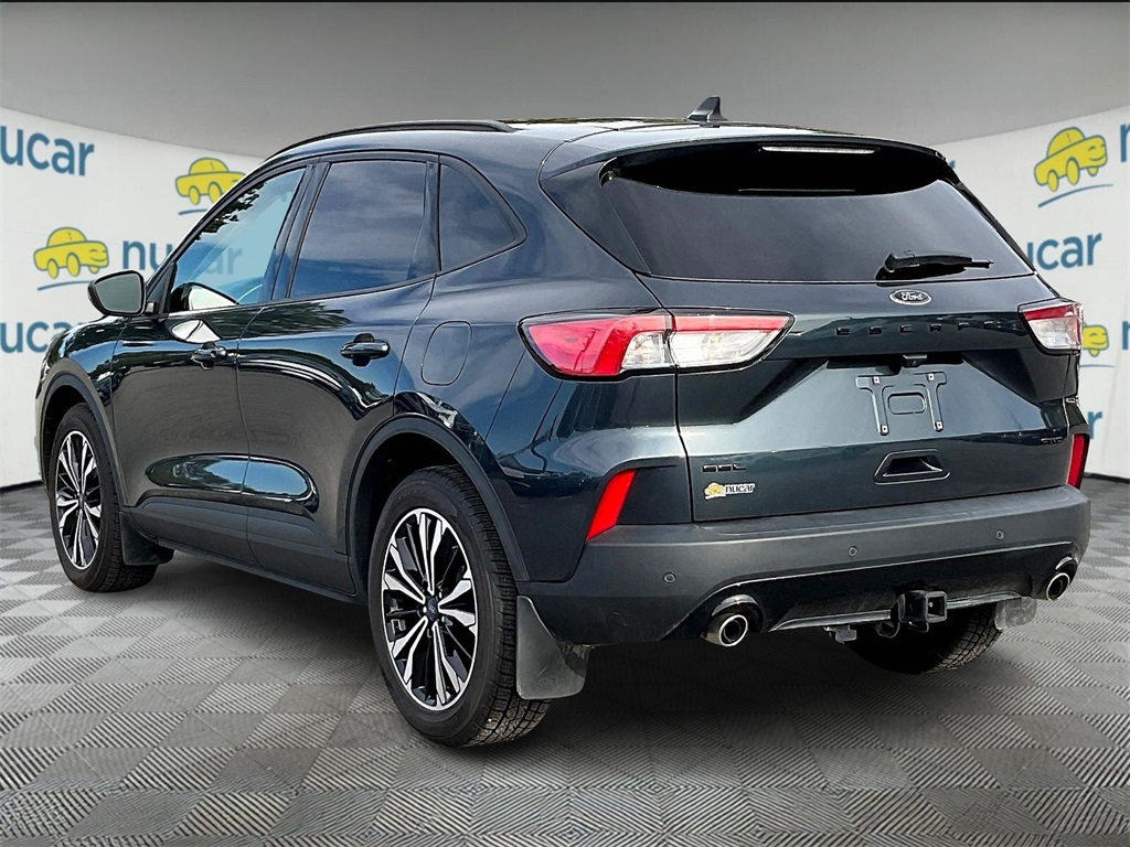 2022 Ford Escape SEL photo 2