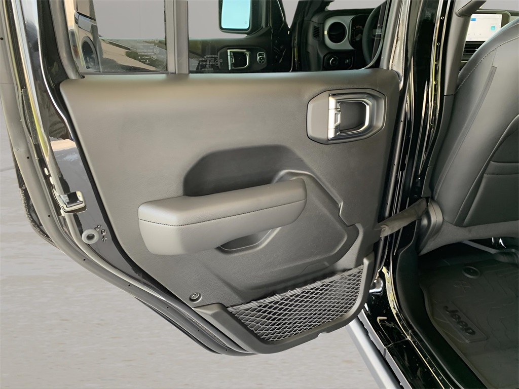 2025 Jeep Wrangler Willys photo 49