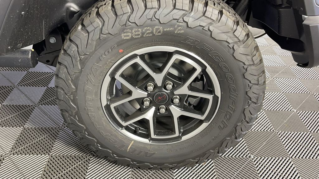 2025 Jeep Wrangler Rubicon photo 32