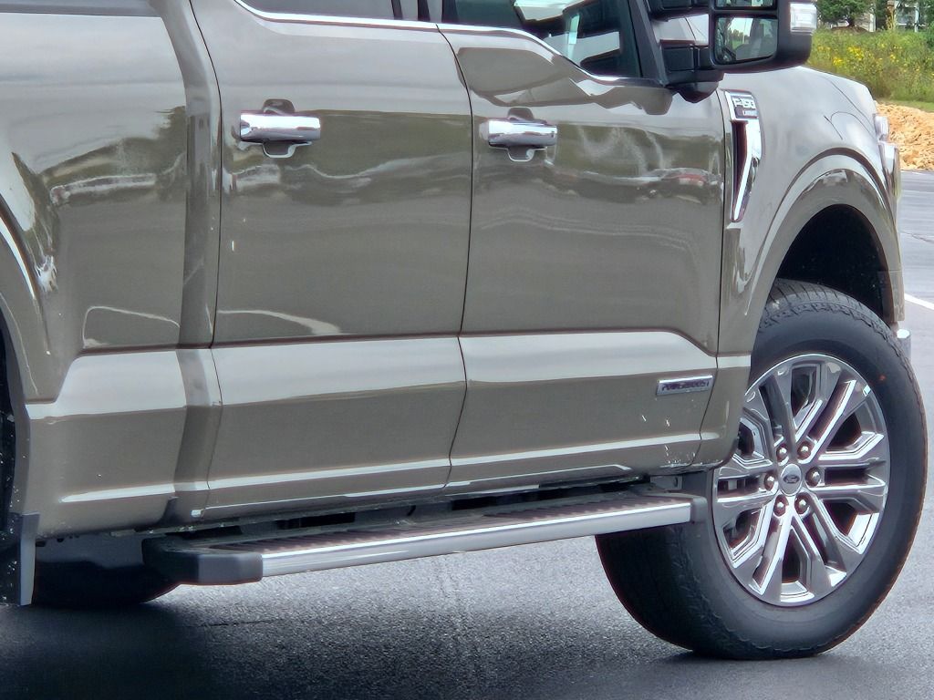 2025 Ford F-150 Lariat photo 11