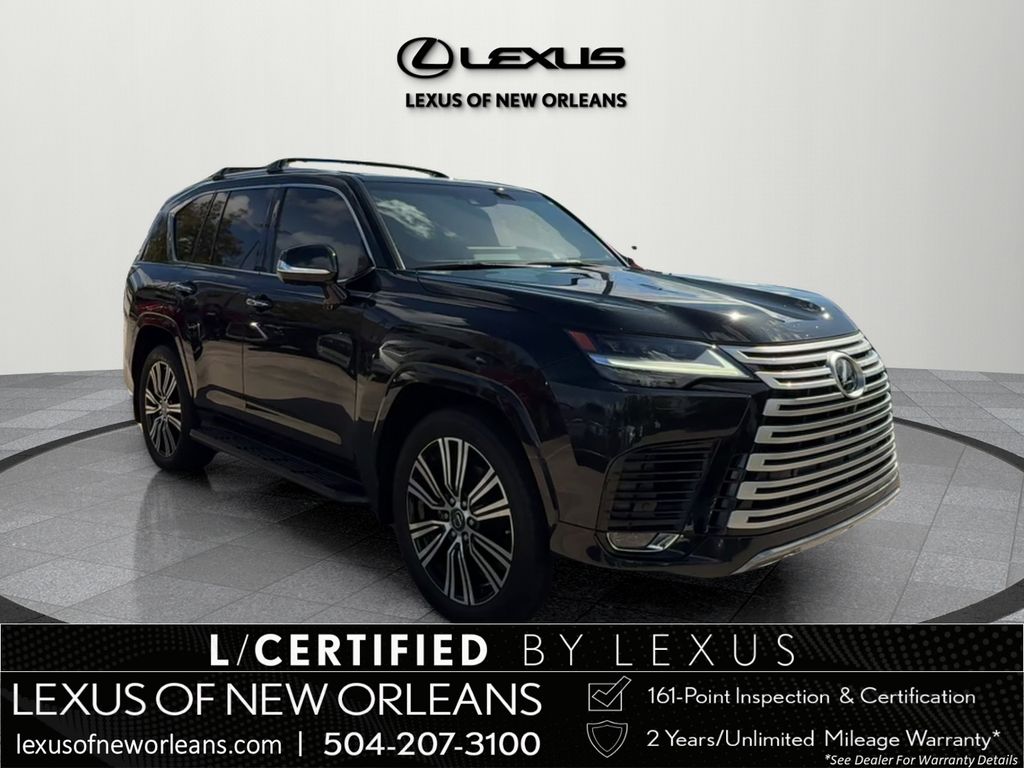 2022 Lexus LX Luxury's photo
