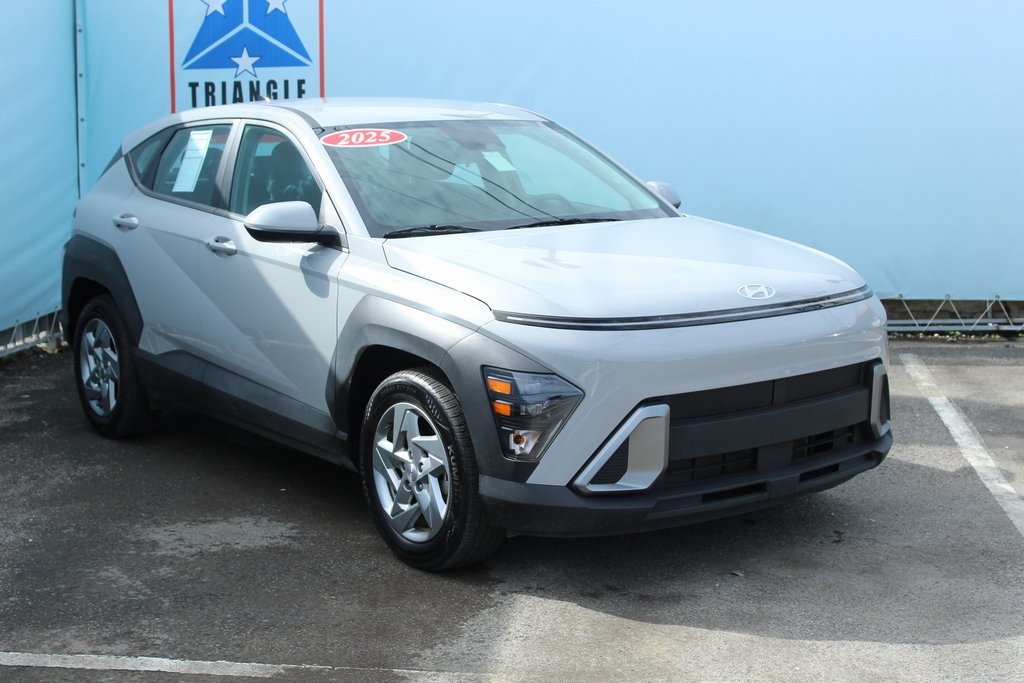 2025 Hyundai Kona SE photo 4