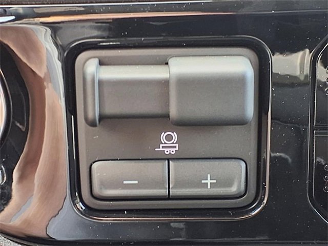 2025 Chevrolet Silverado 1500 LT photo 19