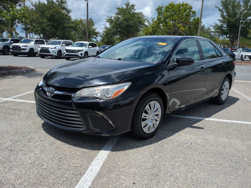 2017 Toyota Camry LE photo 2