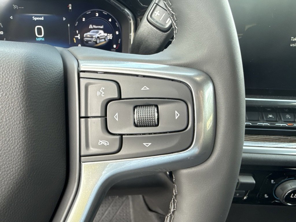 2025 Chevrolet Silverado 1500 RST photo 3