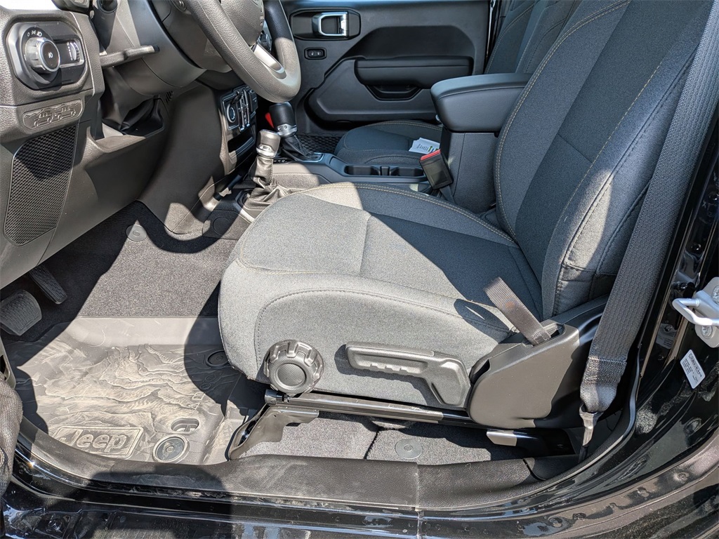2025 Jeep Wrangler Sport photo 12