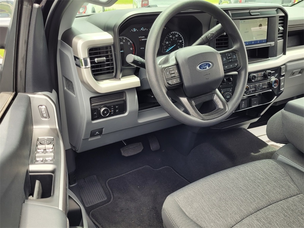 2025 Ford F-350 XL photo 7