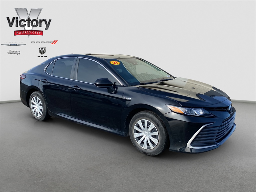 2021 Toyota Camry LE's photo