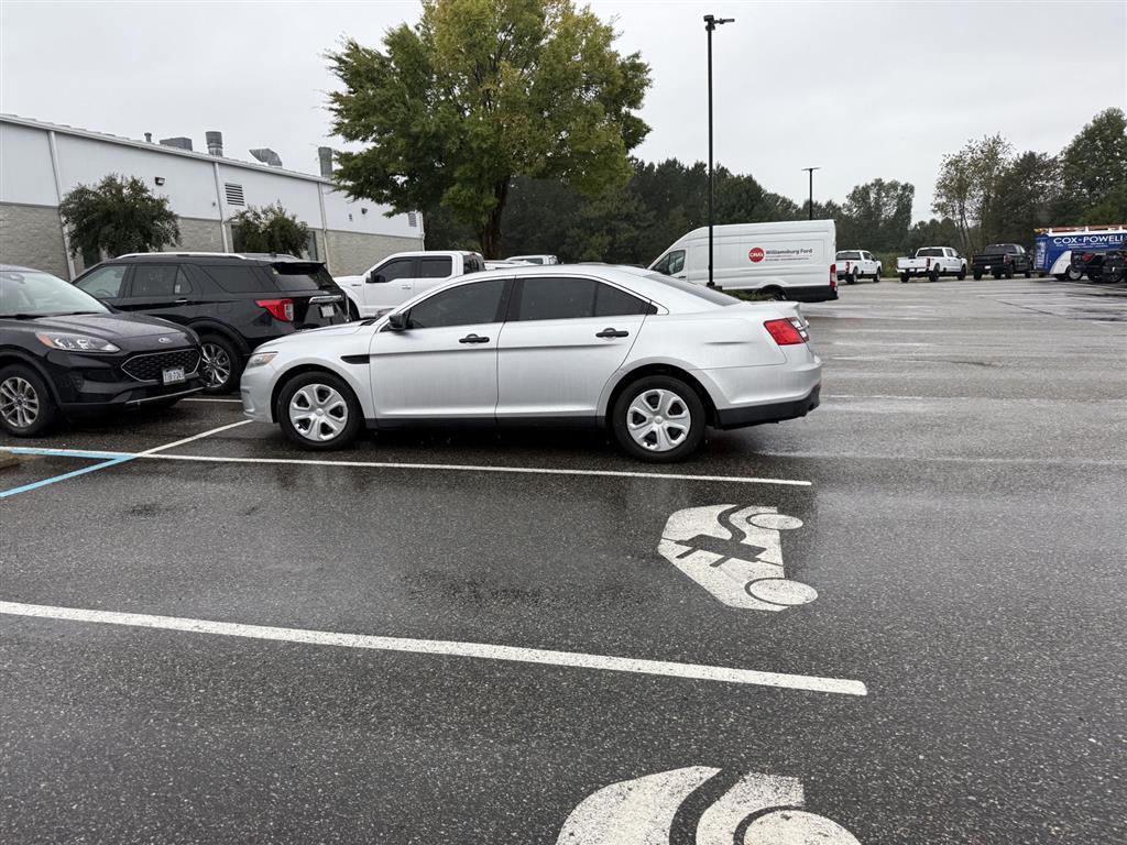 2014 Ford Taurus photo 3