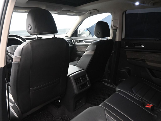 2023 Volkswagen Atlas V6 SEL Premium R-Line photo 10