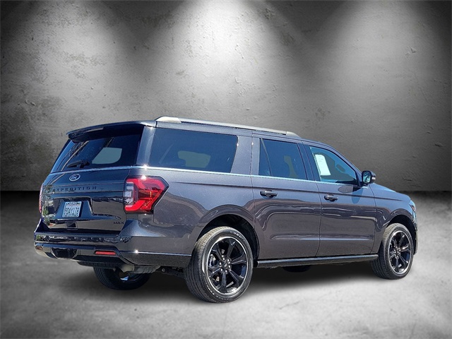 2022 Ford Expedition MAX Limited photo 2