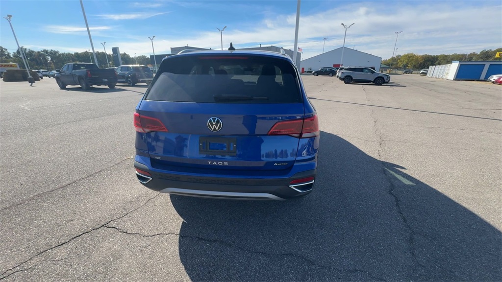 2024 Volkswagen Taos SE photo 3
