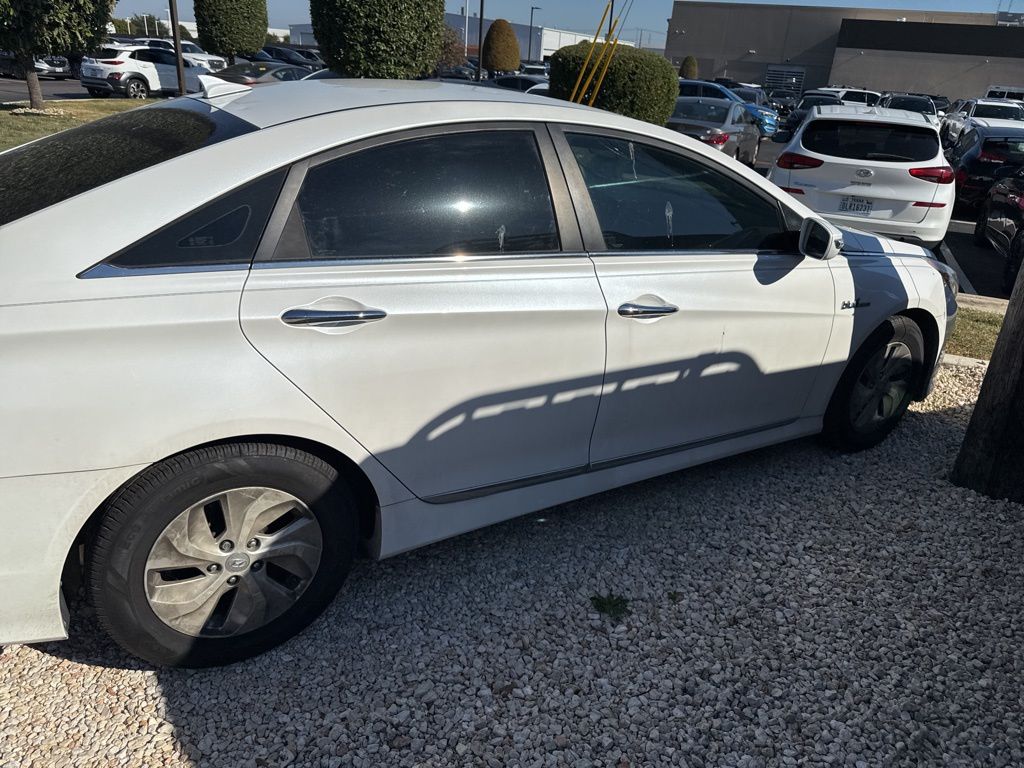2015 Hyundai Sonata Hybrid Base photo 4