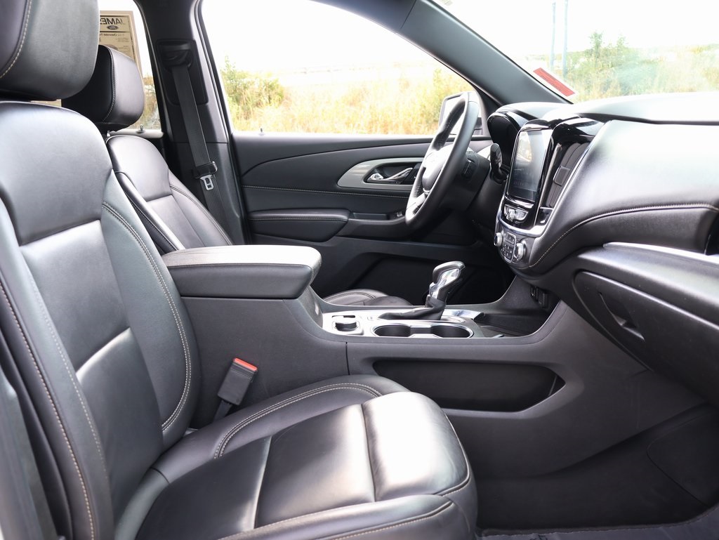 2022 Chevrolet Traverse Leather photo 9