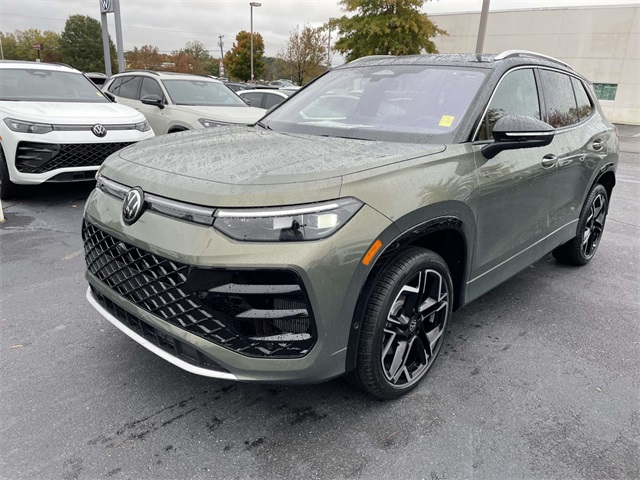 2026 Volkswagen Tiguan SEL R-Line photo 3