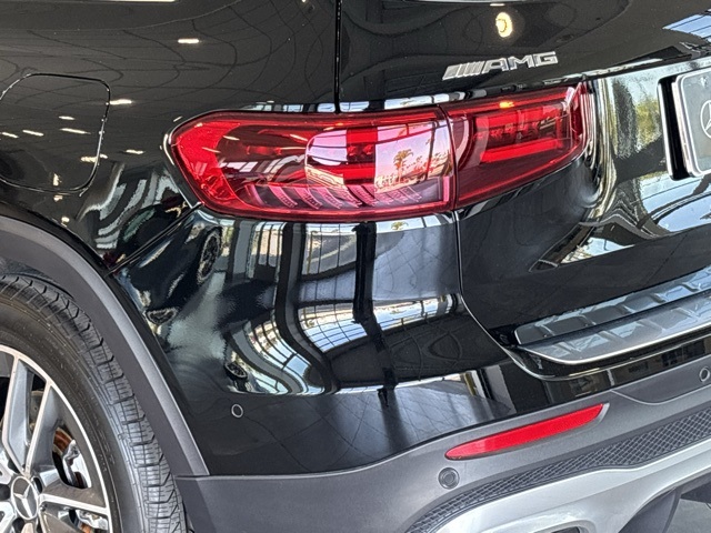 2025 Mercedes Benz GLB 35 AMG 4MATIC photo 9