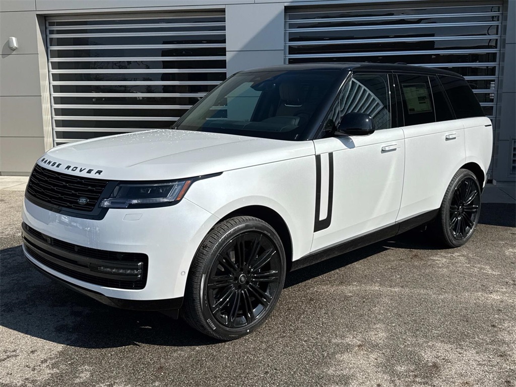 2025 Land Rover Range Rover SE photo 3