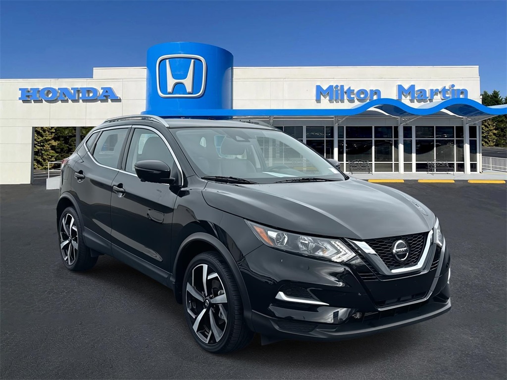 2022 Nissan Rogue Sport SL's photo