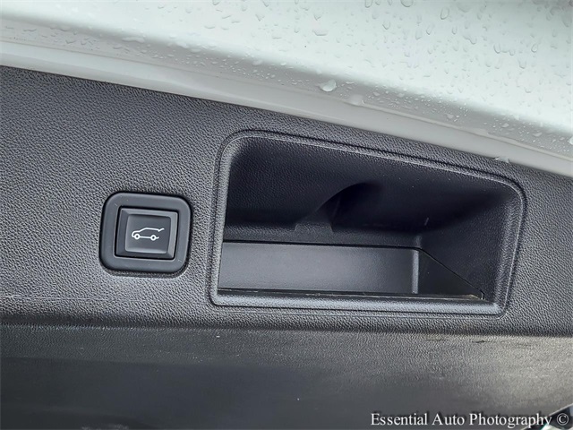 2023 GMC TERRAIN - Image 28