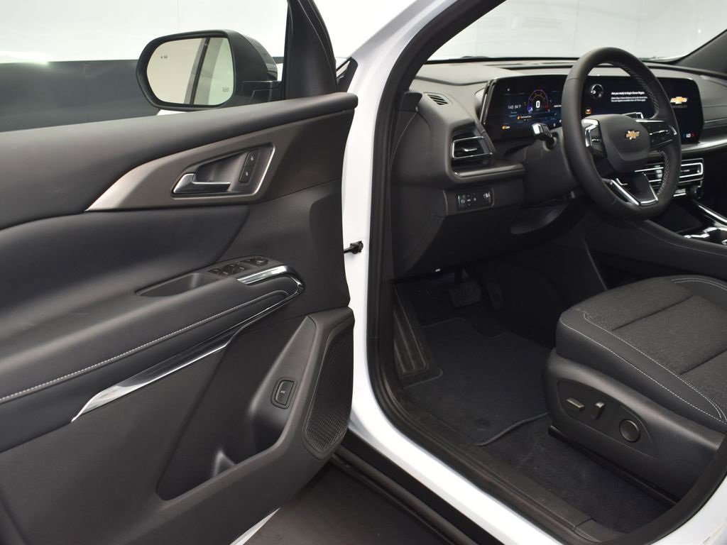 2026 Chevrolet Traverse photo 10