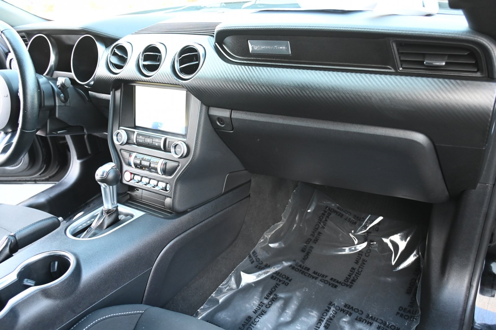 2021 Ford Mustang EcoBoost photo 8